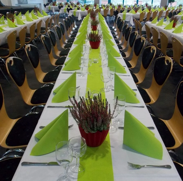 Hammesaal Dekorationsbeispiel mit der Farbe hellgrün