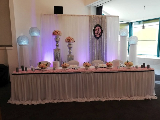 Hochzeitstisch Dekorationsbeispiel