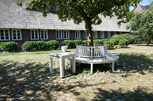 Rundbank im Garten der Sparkasse&nbsp;&copy;&nbsp;Gemeinde Ritterhude